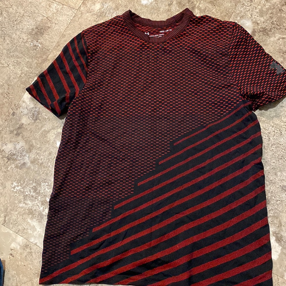 Under Armour youth medium tshirt